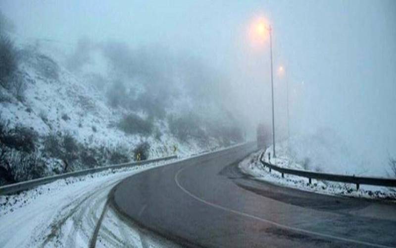 هشدار راهداری نسبت به لغزنده بودن محور‌های کوهستانی